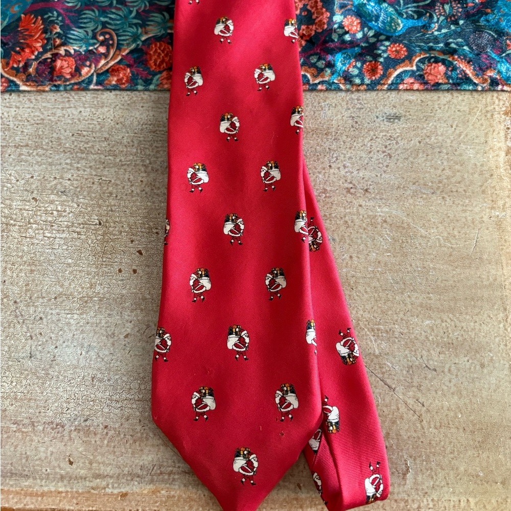 100% silk Santa Christmas Noel tie
